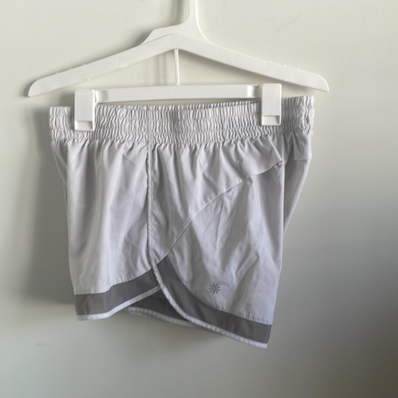 Athleta mesh racer run short. 4in. Size medium. - Picture 3 of 4